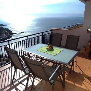 https://impresionantes-vistas-del-mar-en-roses-canyelles.topcostabravahotels.com